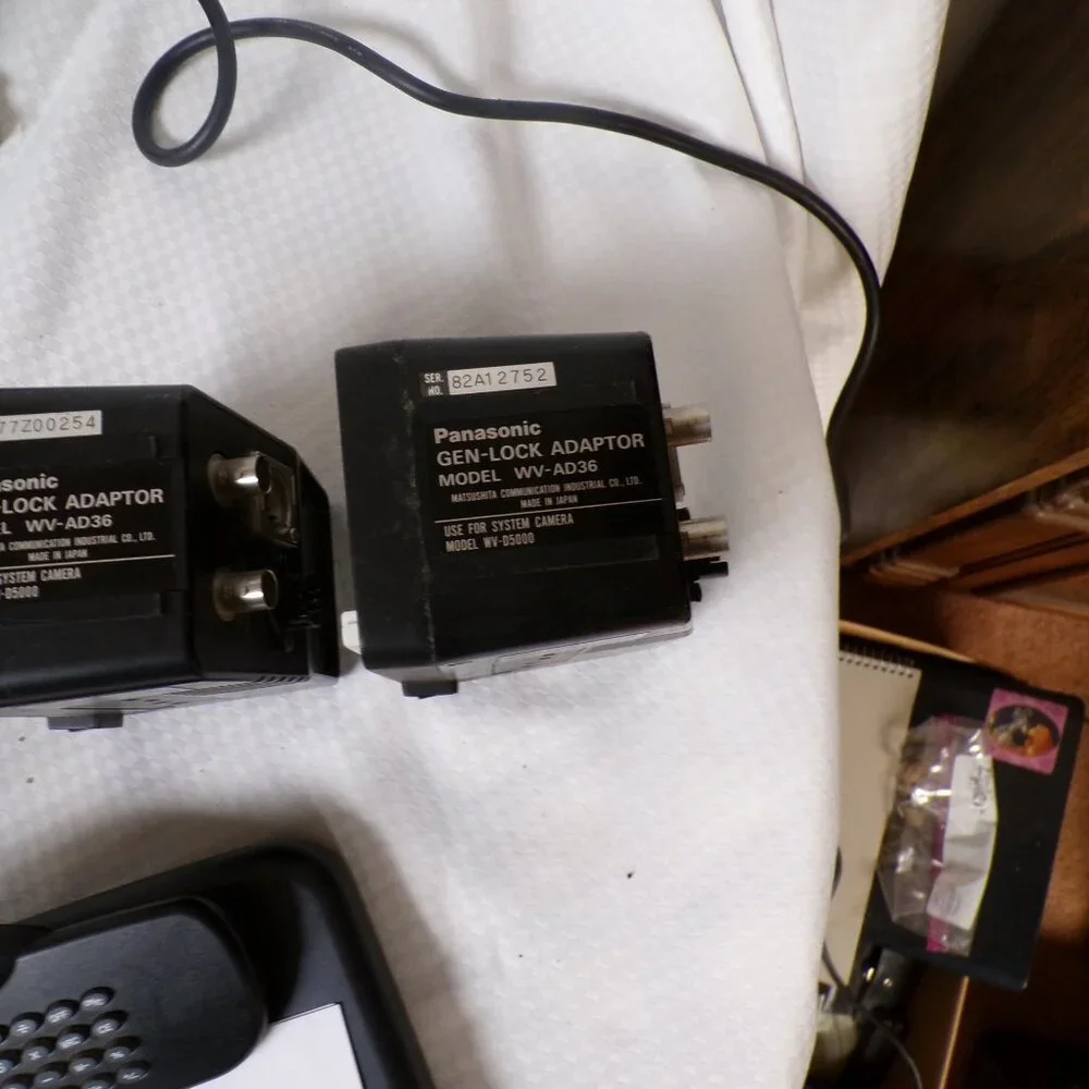 Genuine Panasonic Wv-ad36 Gen-Lock x2